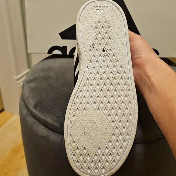 Adidas sneaker - Picture 6 of 11